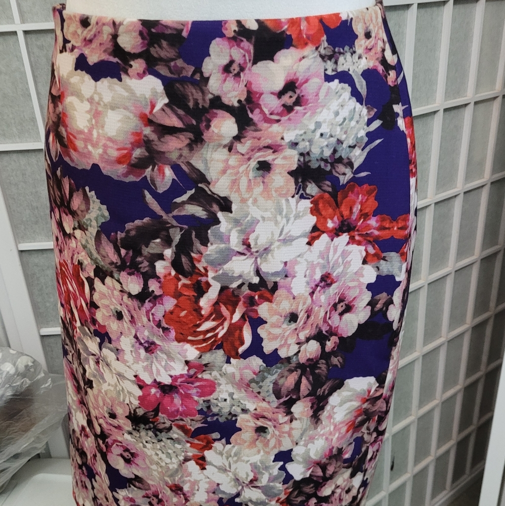 Floral lined Talbots skirt in 14P NWT